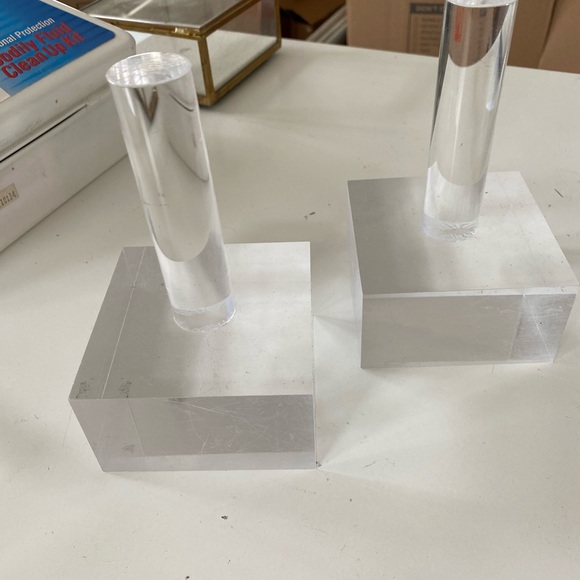 Bracelet holders lucite 3